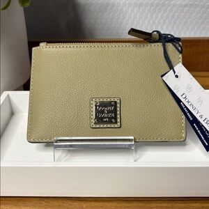 Dooney & Bourke Olive Leather Zip Card Holder NWT